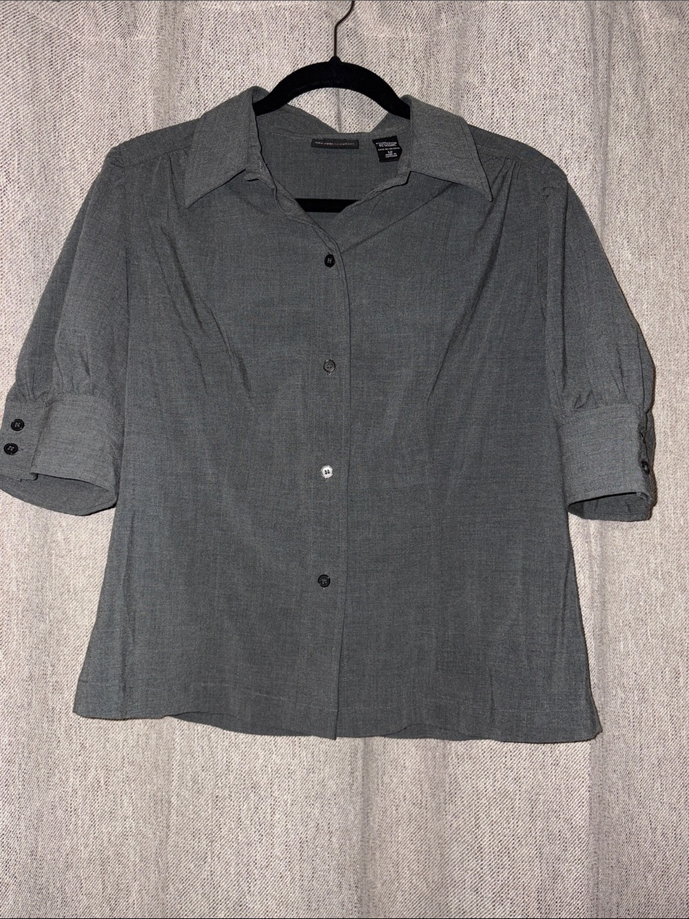 New York & Company stretch Gray fitted Button-Down Short Sleeve blouse